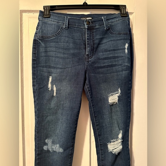 Fashion Nova Distressed Skinny Jeans - Picture 4 of 7